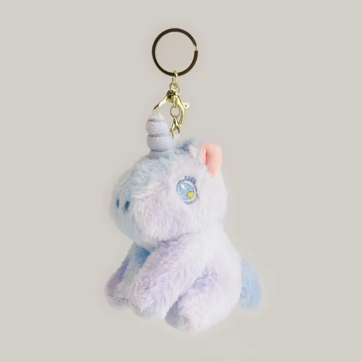 Discount Fluffy Unicorn - Avaimenperä, useita värivaihtoehtoja Avaimenperät|Ystävälle