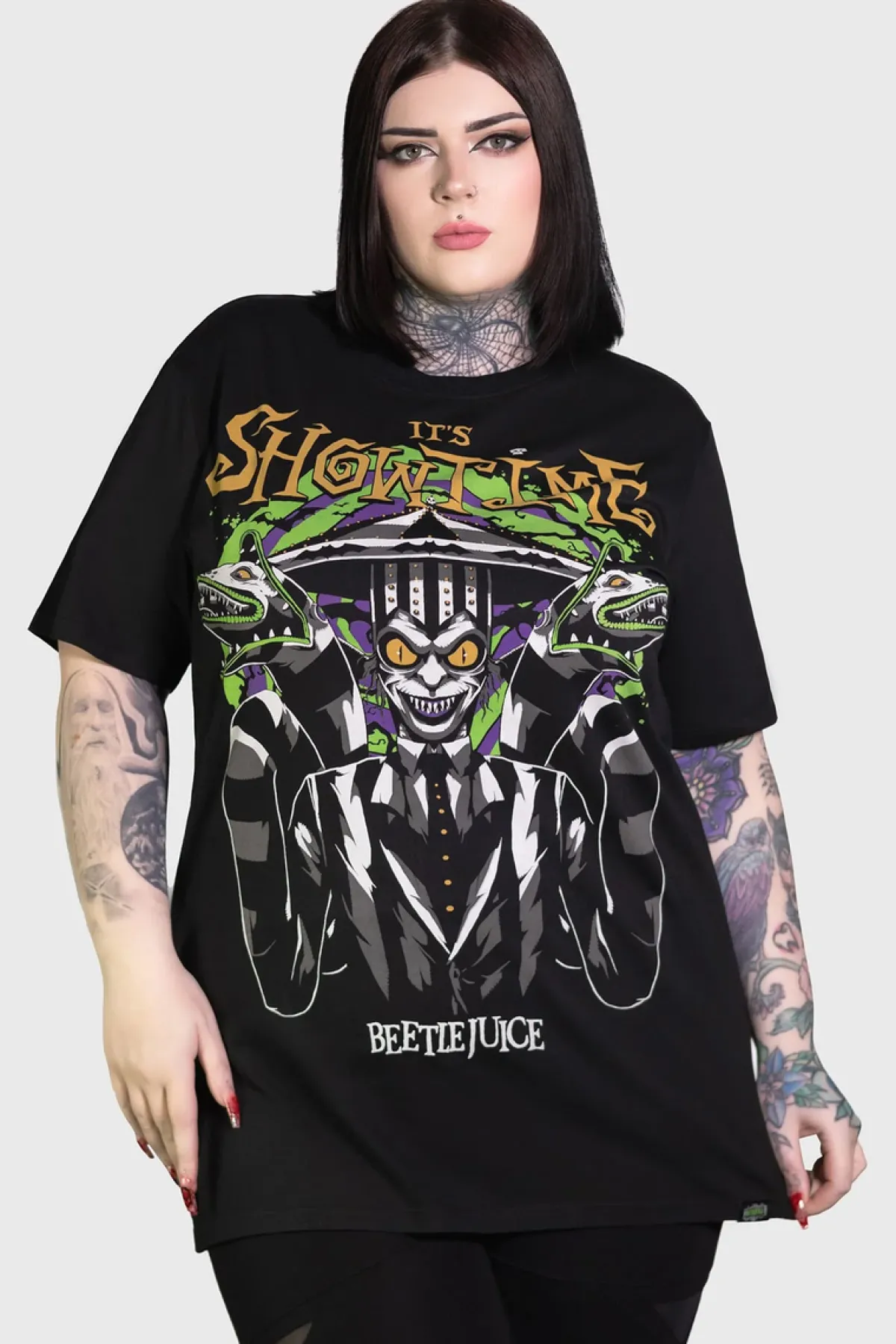 New Beetlejuice It's Showtime - T-paita Goottikamaa|T-Paidat