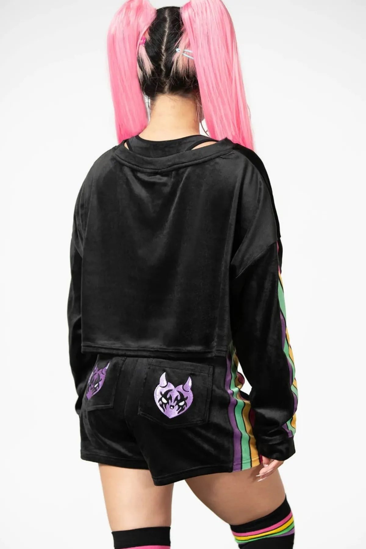 Hot Groovy - Velourshortsit Pride|Shortsit