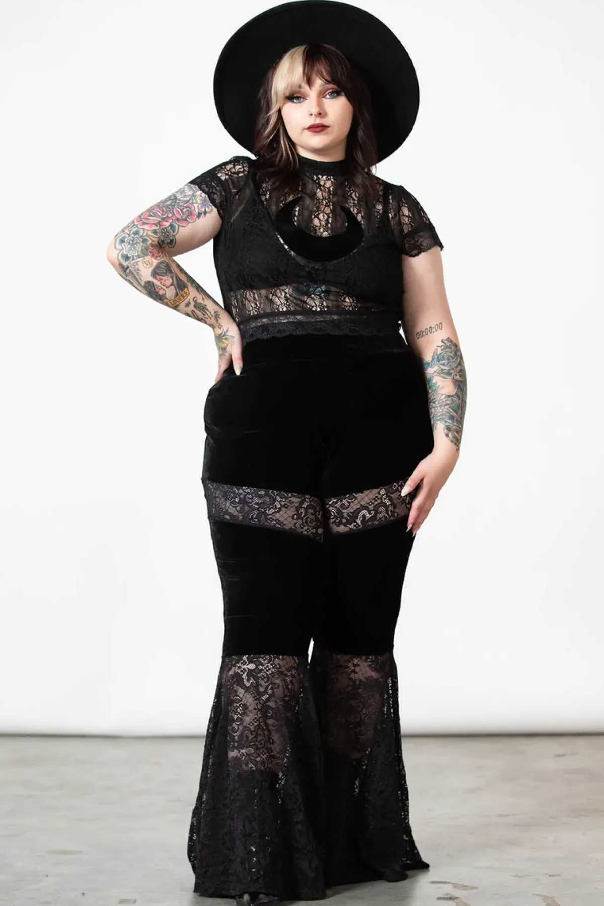 Online Moon Rays Lace - Crop T-paita Goottikamaa|T-Paidat