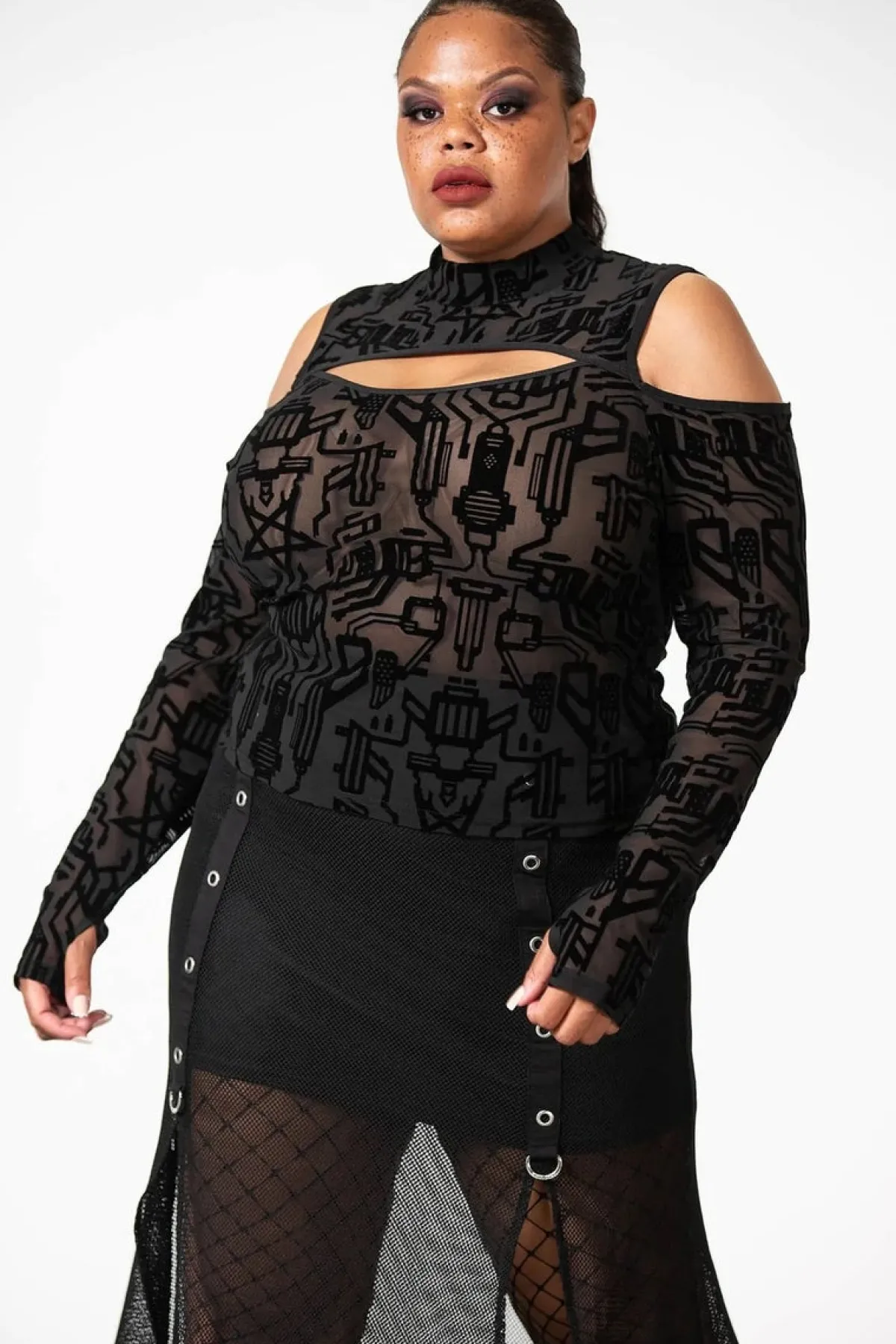 Best Tuned Out Mesh Cold Shoulder Pusero Pitkähihaiset