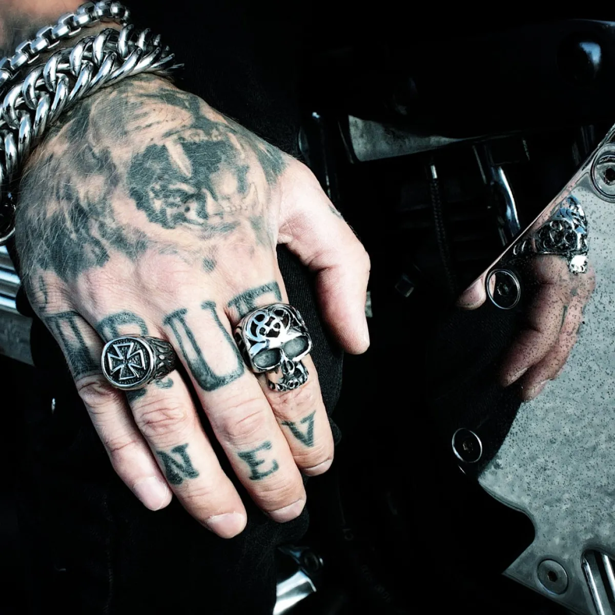 Outlet Terässormus - Ornament Skull Bikerit|Goottikamaa
